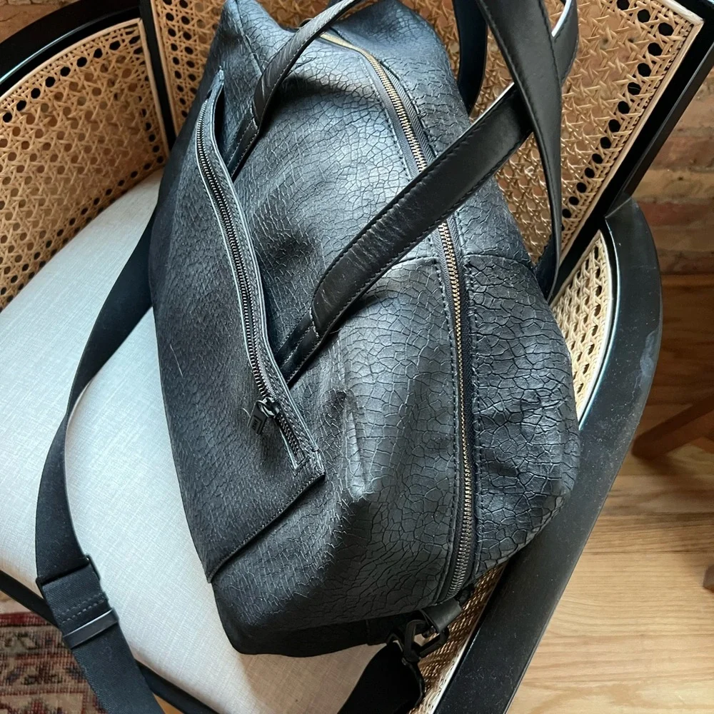 Away Black Leather Everywhere Travel Bag - rare croc skin texture - Picture 3 of 9